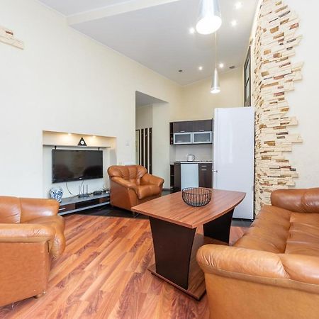 Comfortable Apartment On Mikhaylovskiy Lane 키예프 외부 사진