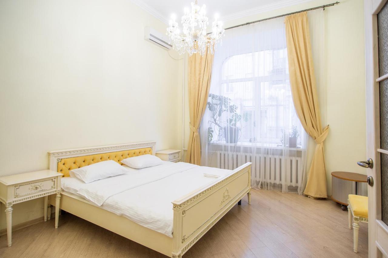 Comfortable Apartment On Mikhaylovskiy Lane 키예프 외부 사진