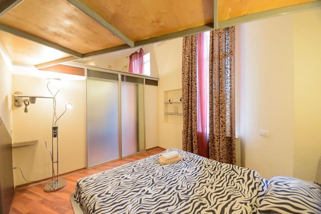 Comfortable Apartment On Mikhaylovskiy Lane 키예프 외부 사진