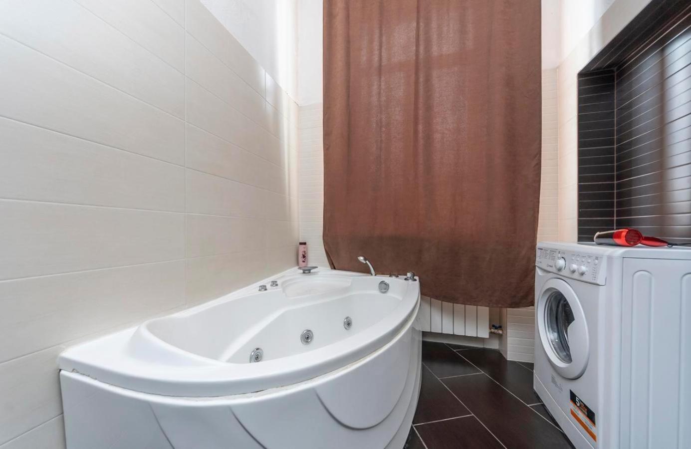 Comfortable Apartment On Mikhaylovskiy Lane 키예프 외부 사진