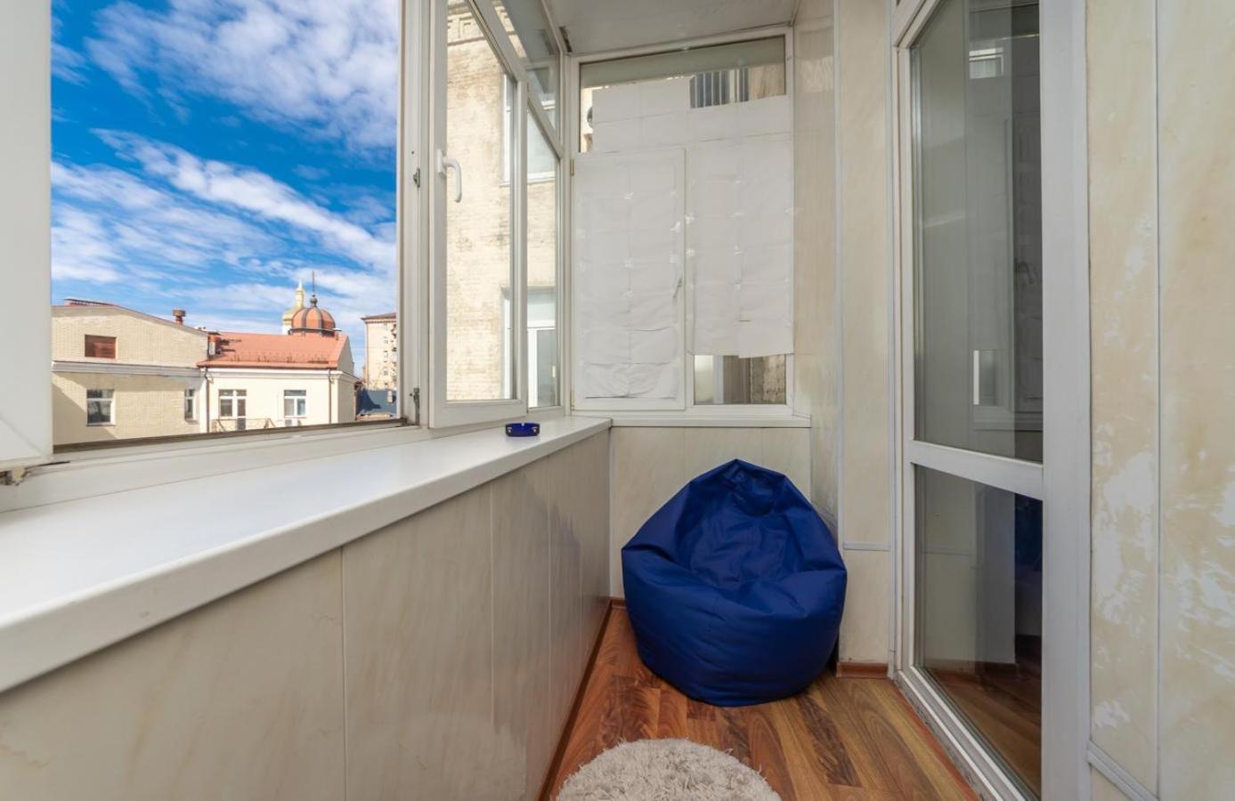 Comfortable Apartment On Mikhaylovskiy Lane 키예프 외부 사진