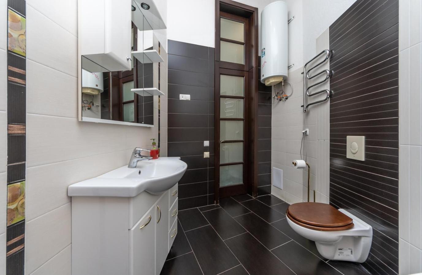 Comfortable Apartment On Mikhaylovskiy Lane 키예프 외부 사진