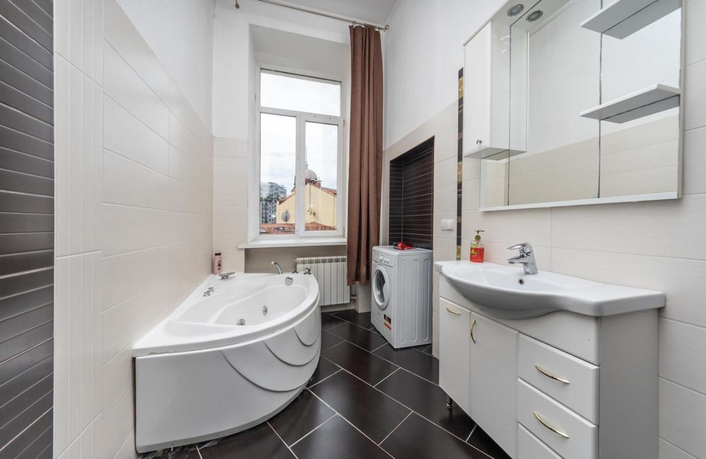 Comfortable Apartment On Mikhaylovskiy Lane 키예프 외부 사진