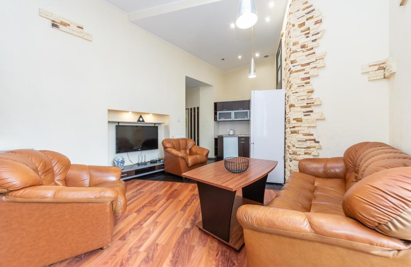 Comfortable Apartment On Mikhaylovskiy Lane 키예프 외부 사진